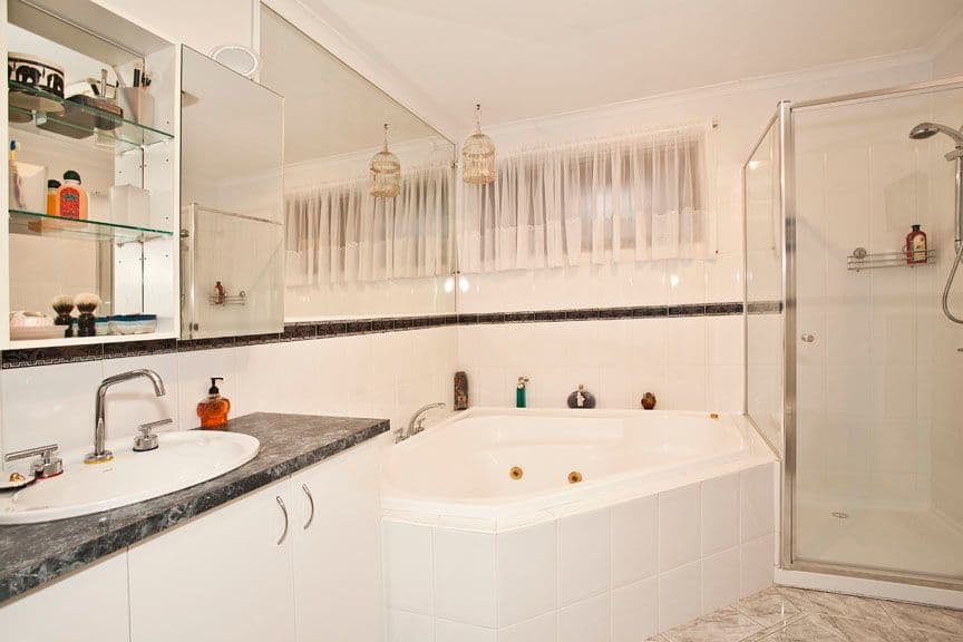 24 Walbrook Drive, VERMONT SOUTH VIC 3133, Vermont South - Thumbnail 5