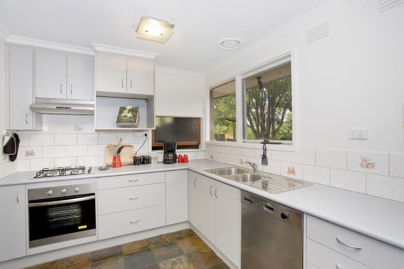 18 Cobham Court, CORIO VIC 3214, Corio - Thumbnail 2
