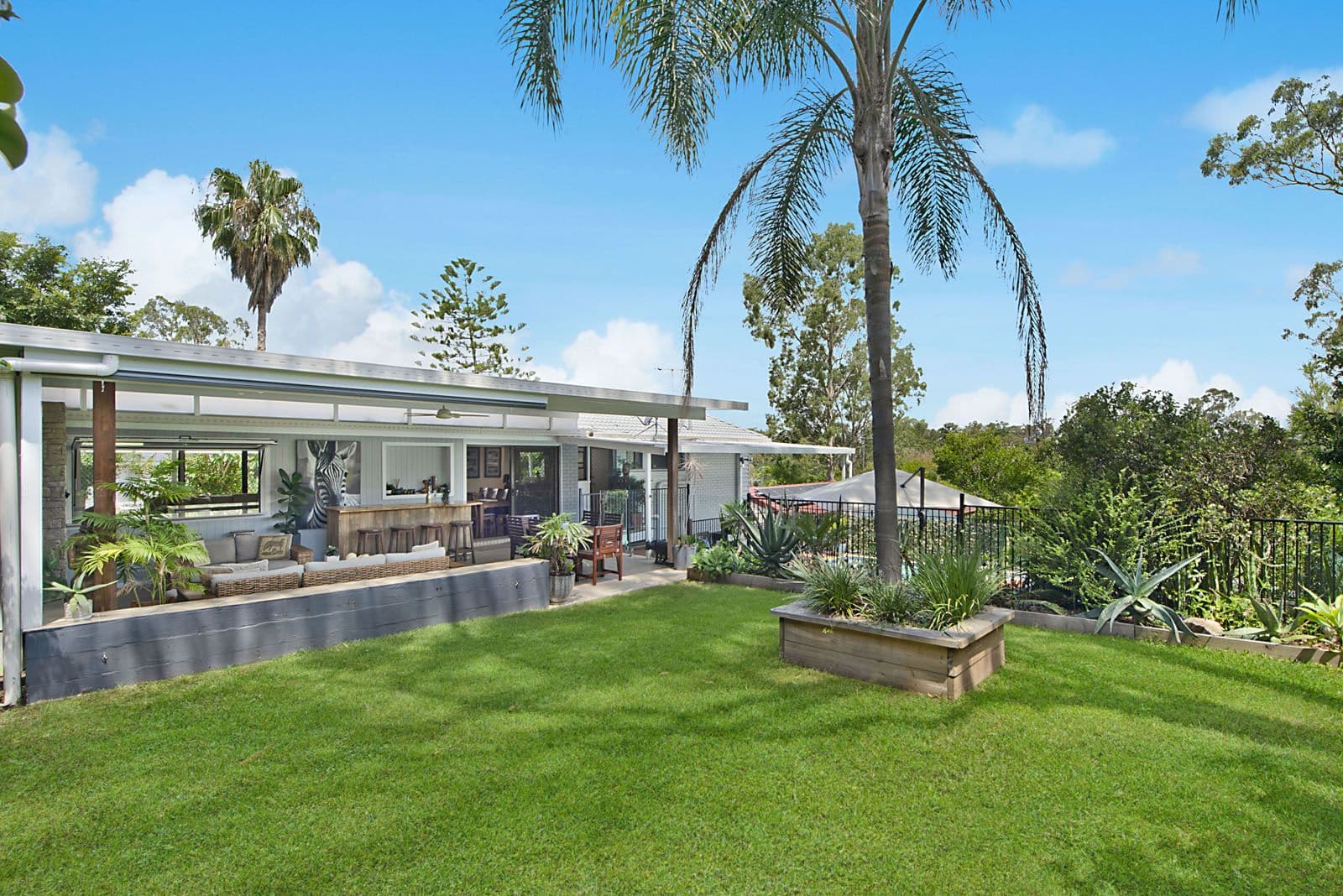 16 Rialanna Street, Kenmore QLD 4069, Kenmore - Thumbnail 2