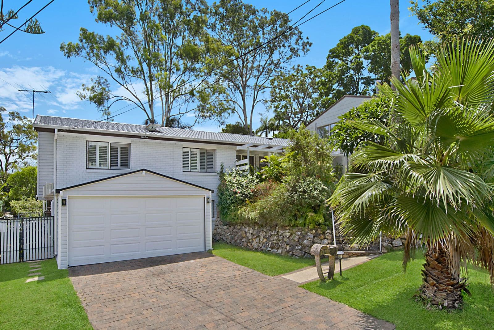 16 Rialanna Street, Kenmore QLD 4069, Kenmore - Thumbnail 5