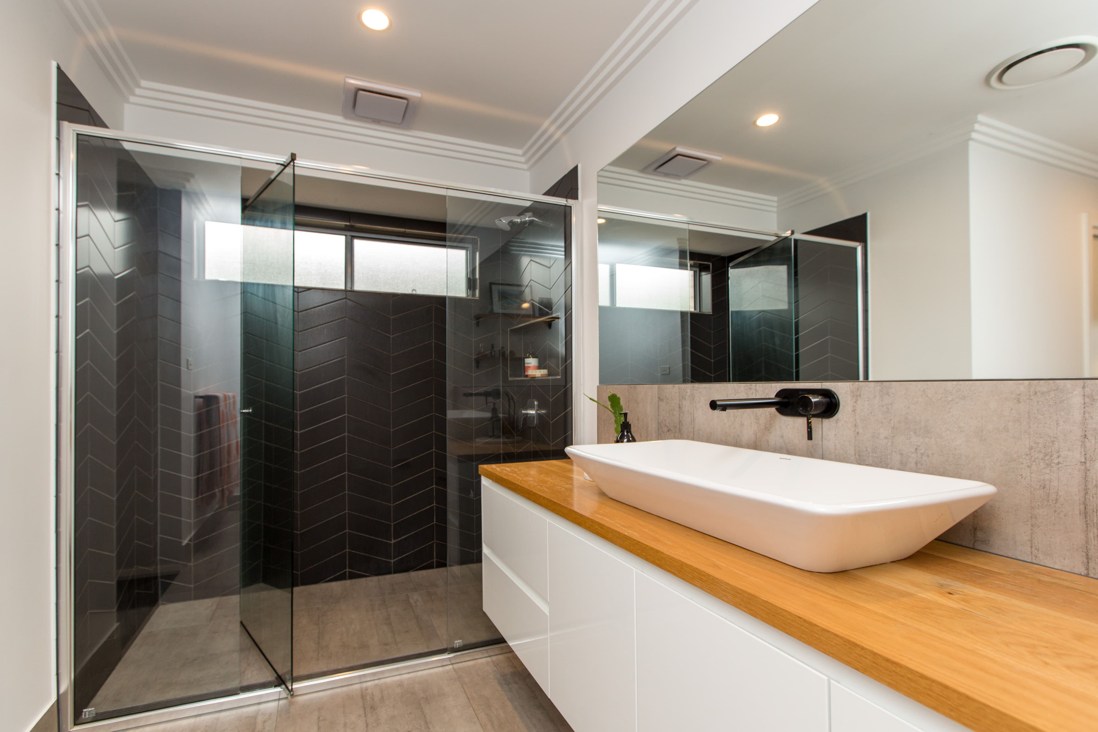 4 Koonawarra Place, Bourkelands - Thumbnail 8