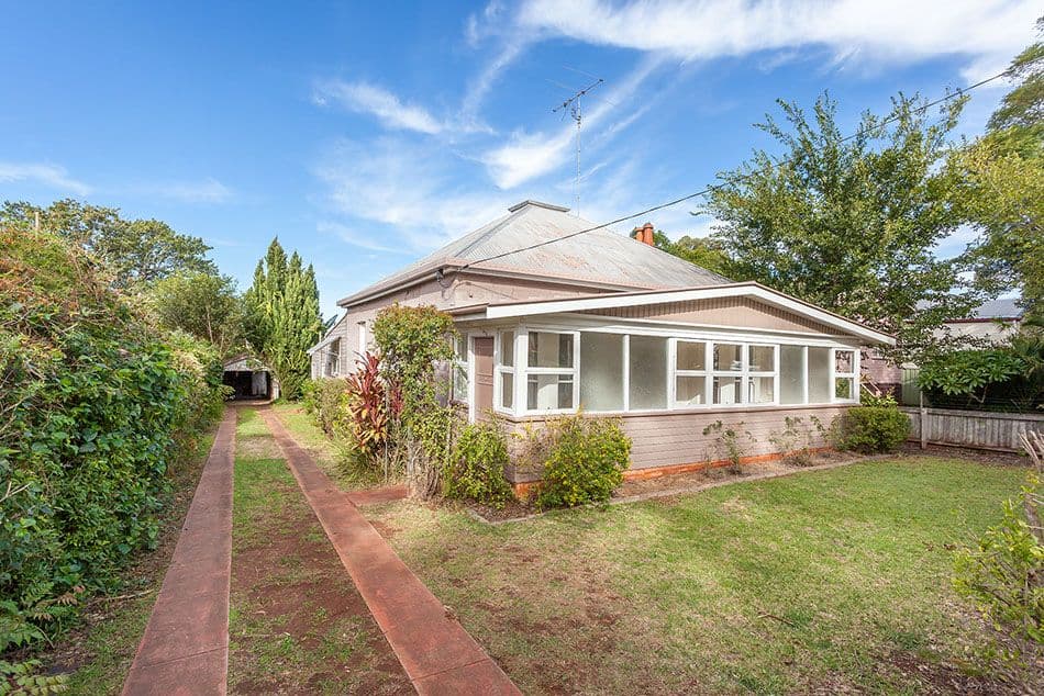 4 Cecil Street, TOOWOOMBA CITY QLD 4350, Toowoomba City - Image 1