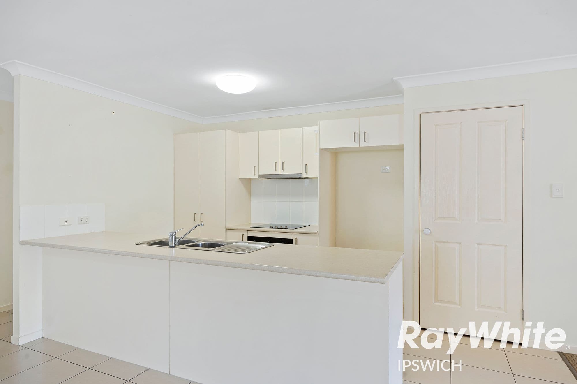 6 Chalmers Place, North Ipswich QLD 4305, North Ipswich - Thumbnail 4