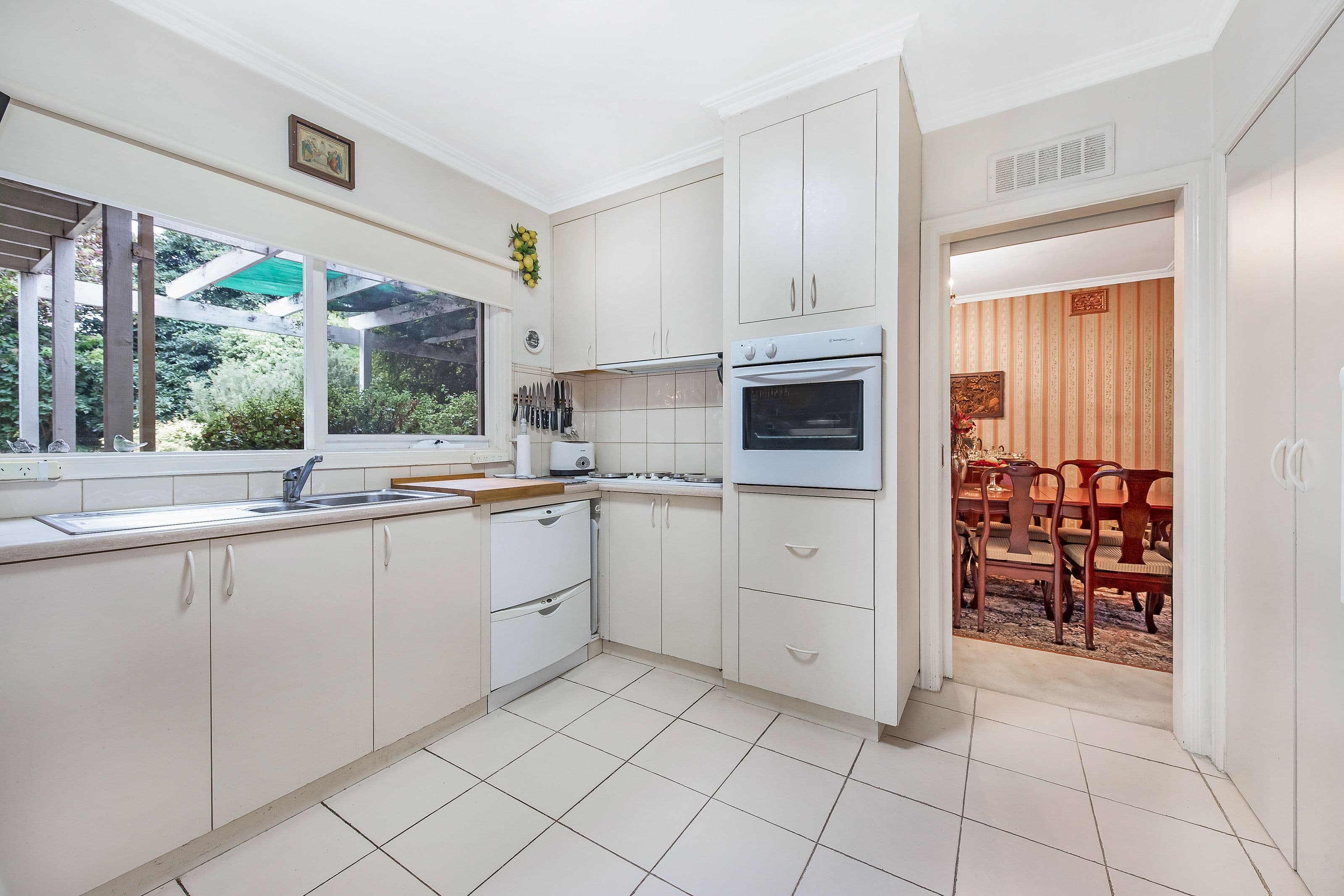 9 Donald Road, Wheelers Hill VIC 3150, Wheelers Hill - Thumbnail 2