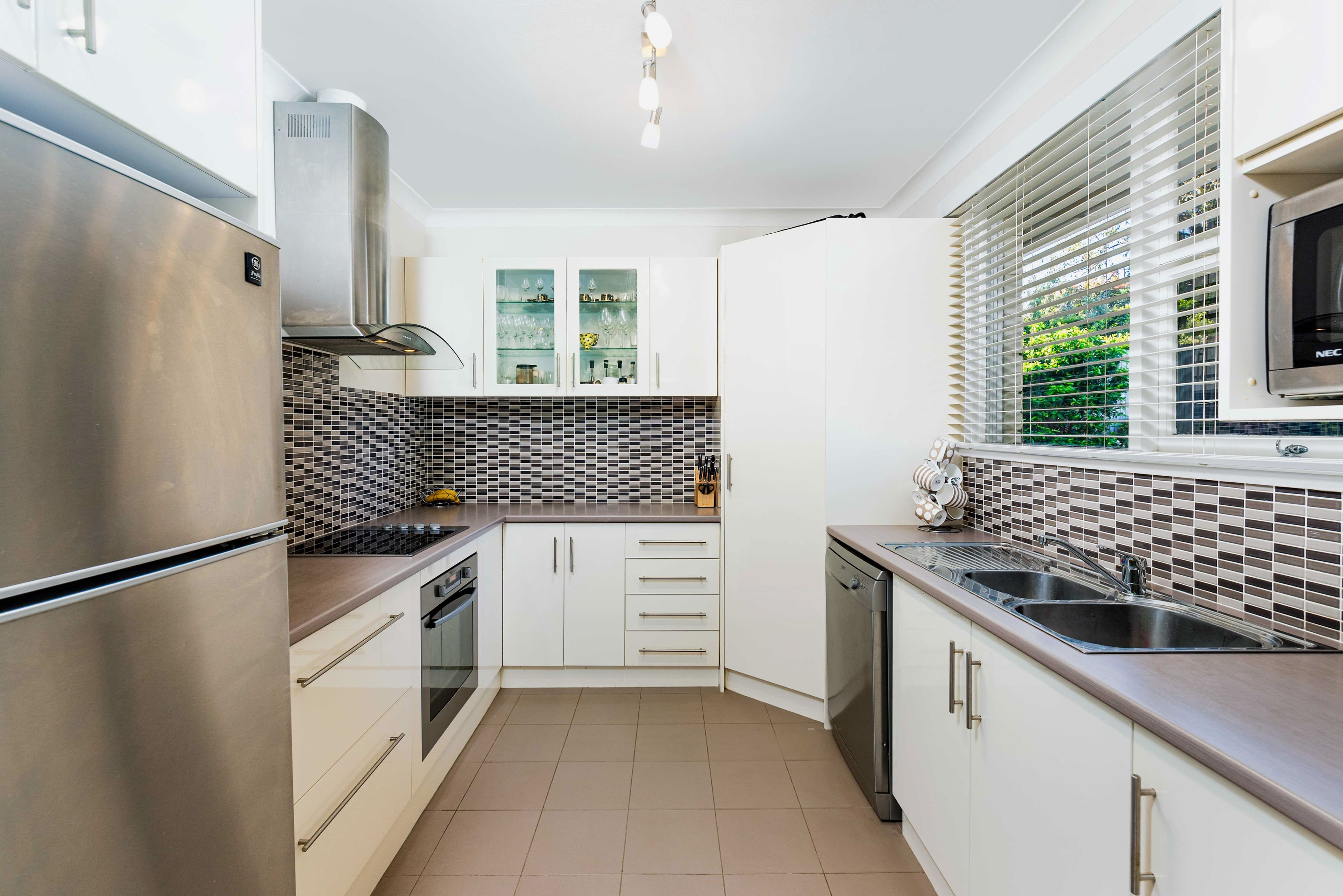 9 Jindabyne Avenue, Baulkham Hills - Thumbnail 2