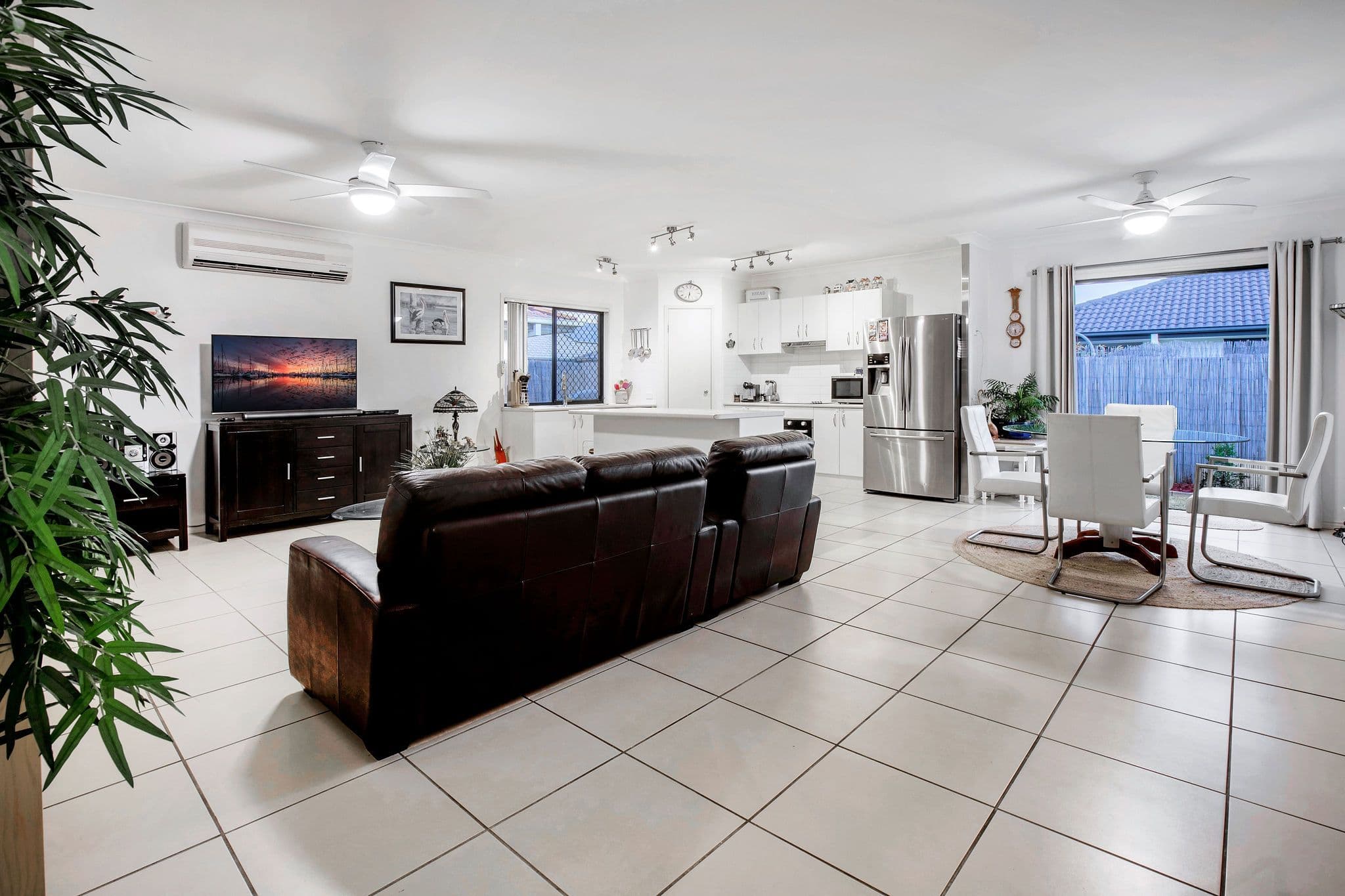 15 Ansett Way, Upper Coomera QLD 4209, Upper Coomera - Thumbnail 3