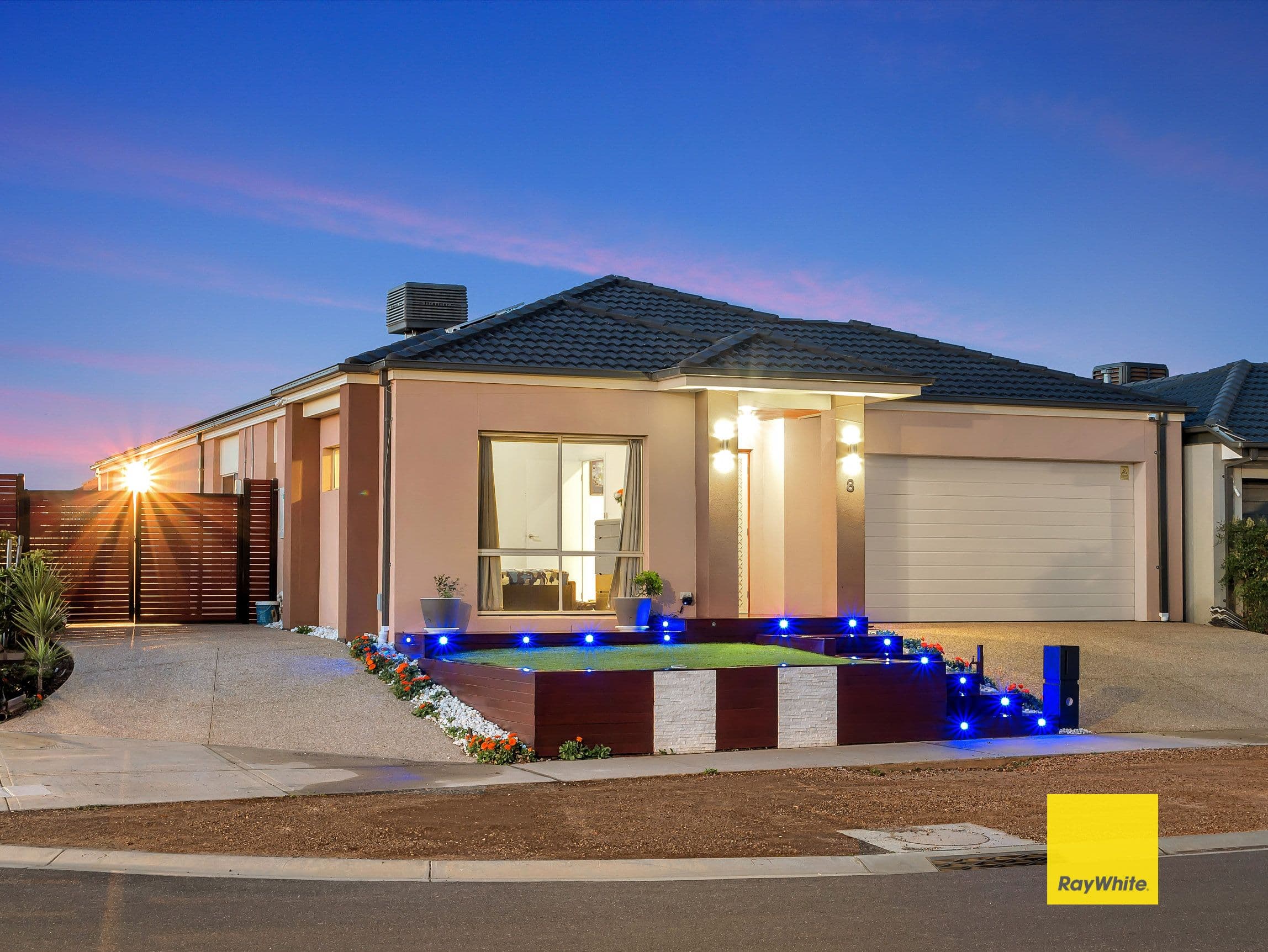 8 Canunda Way, Tarneit VIC 3029, Tarneit - Thumbnail 2