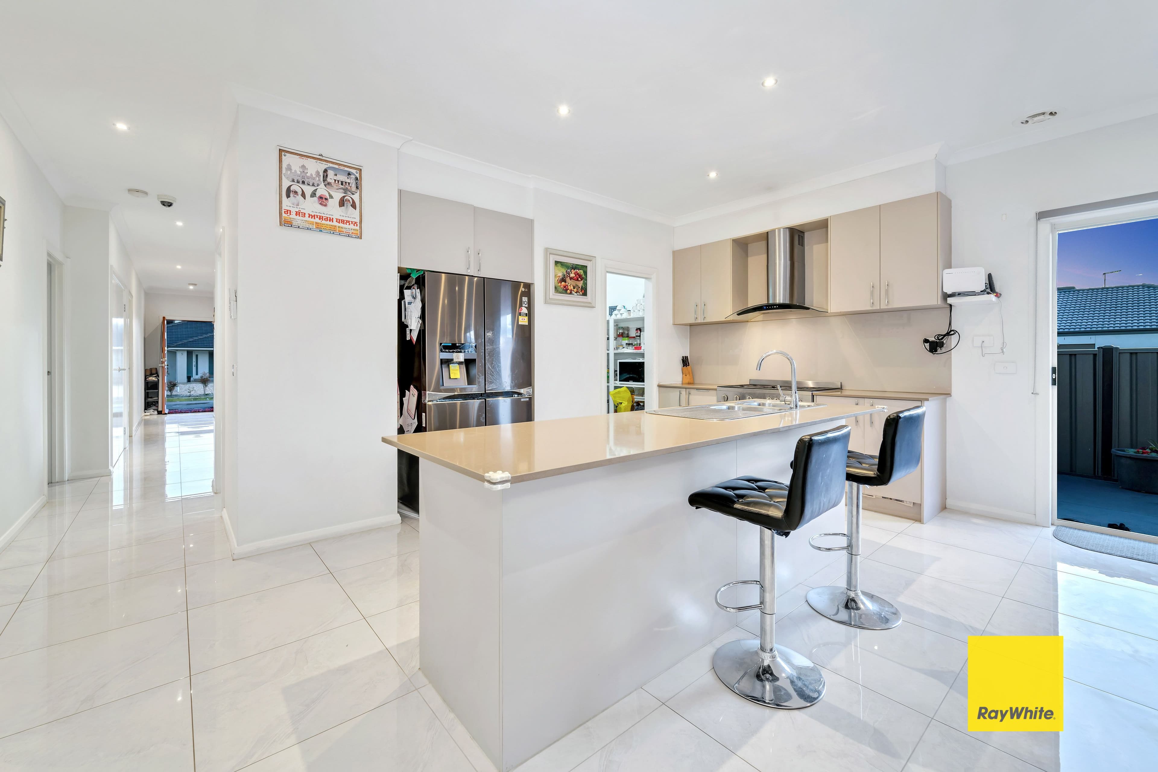 8 Canunda Way, Tarneit VIC 3029, Tarneit - Thumbnail 3