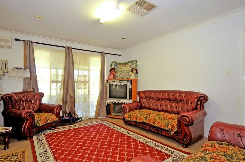 19 Yenisey Crescent, BEECHBORO WA 6063, Beechboro - Thumbnail 4