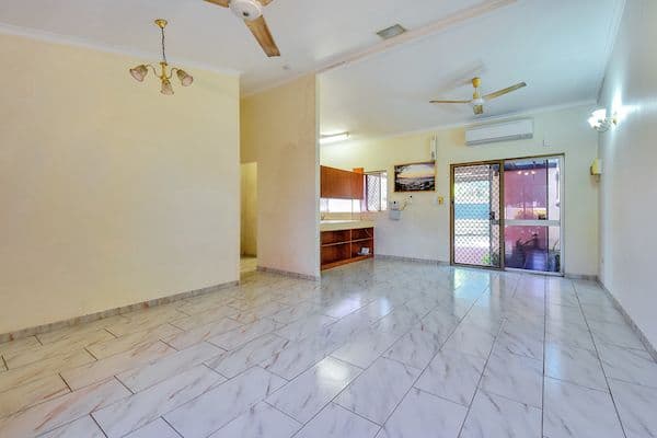 6 Grassland Crescent, Leanyer NT 0812, Leanyer - Thumbnail 2