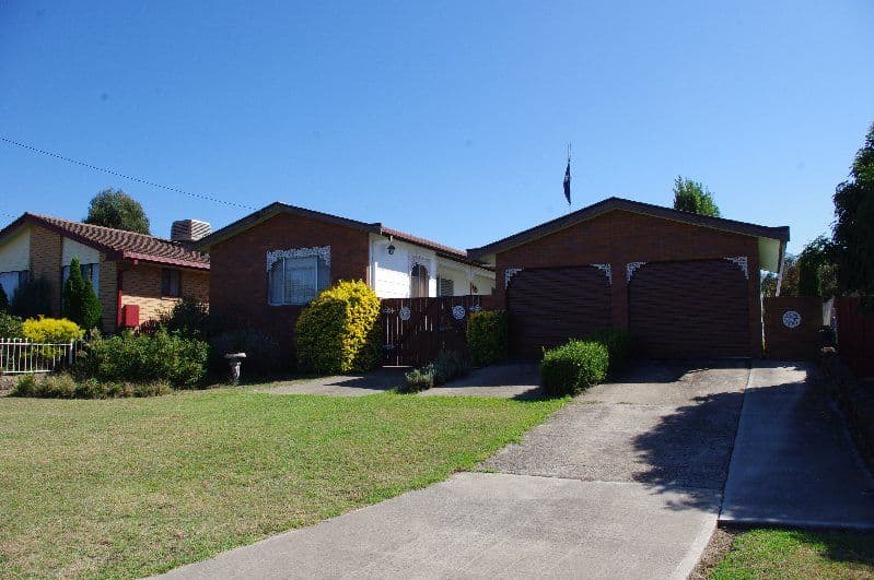 12 Woodland Avenue, Inverell - Image 1