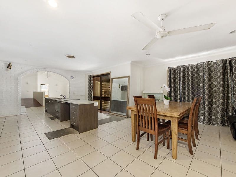 2 Camden Court, Helensvale QLD 4212, Helensvale - Thumbnail 2