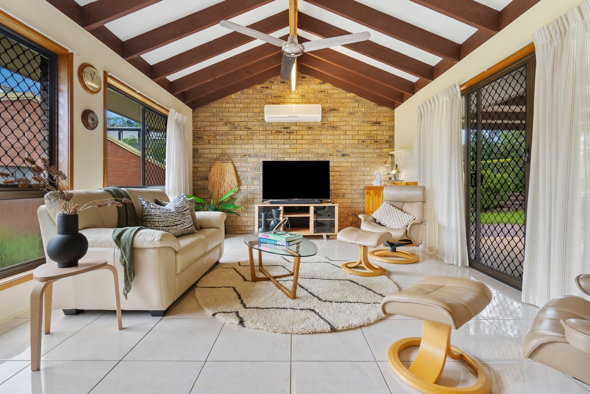 4 Roanne Court, Petrie QLD 4502, Petrie - Thumbnail 2