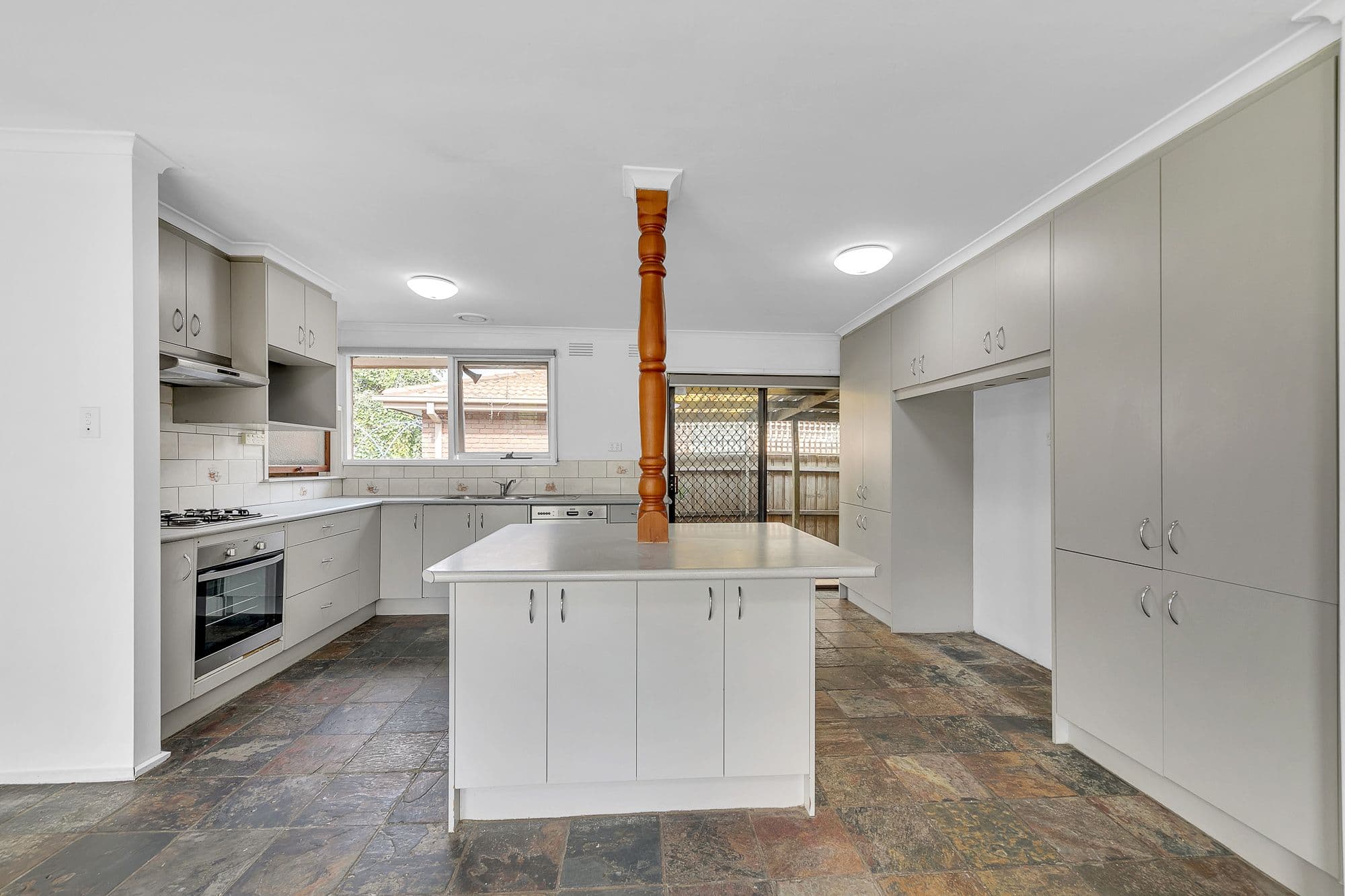 18 Cobham Court, Corio VIC 3214, Corio - Thumbnail 2