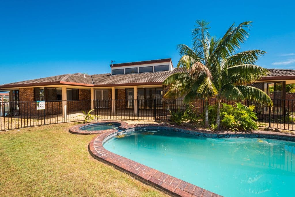 4 Darnay Road, Broadbeach Waters QLD 4218, Broadbeach Waters - Thumbnail 2