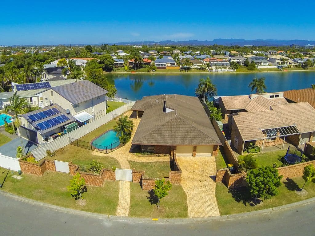 4 Darnay Road, Broadbeach Waters QLD 4218, Broadbeach Waters - Thumbnail 3