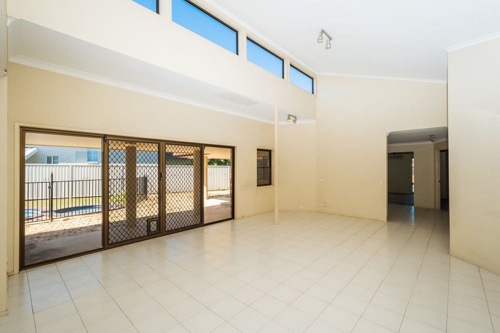 4 Darnay Road, Broadbeach Waters QLD 4218, Broadbeach Waters - Thumbnail 5