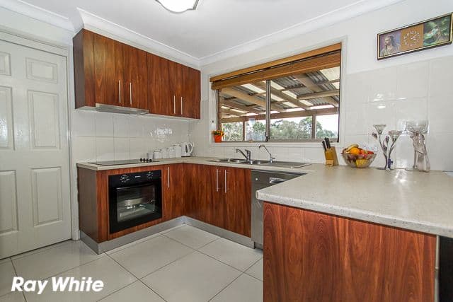 6 Loddon Close, BOSSLEY PARK NSW 2176, Bossley Park - Thumbnail 2