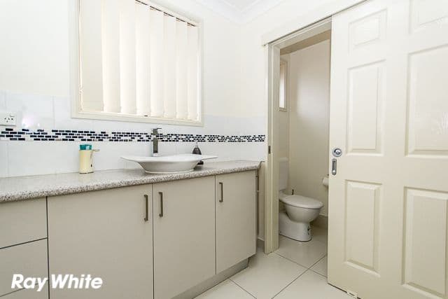 6 Loddon Close, BOSSLEY PARK NSW 2176, Bossley Park - Thumbnail 4