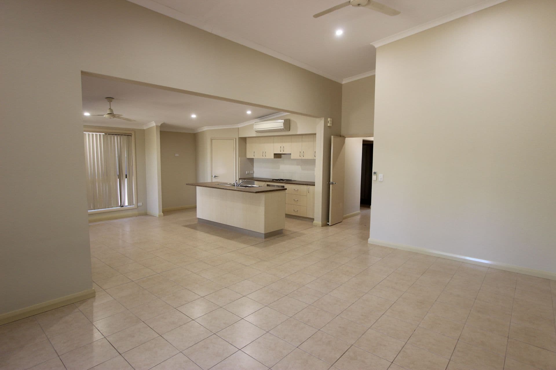 17 Wedgetail Eagle Avenue, Nickol WA 6714, Nickol - Thumbnail 2
