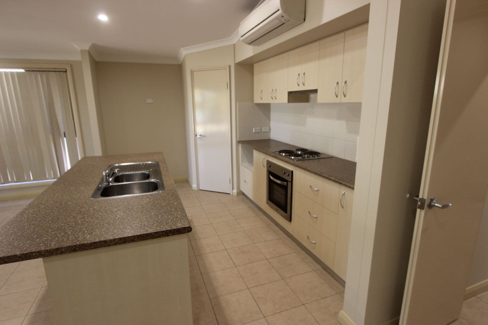 17 Wedgetail Eagle Avenue, Nickol WA 6714, Nickol - Thumbnail 3