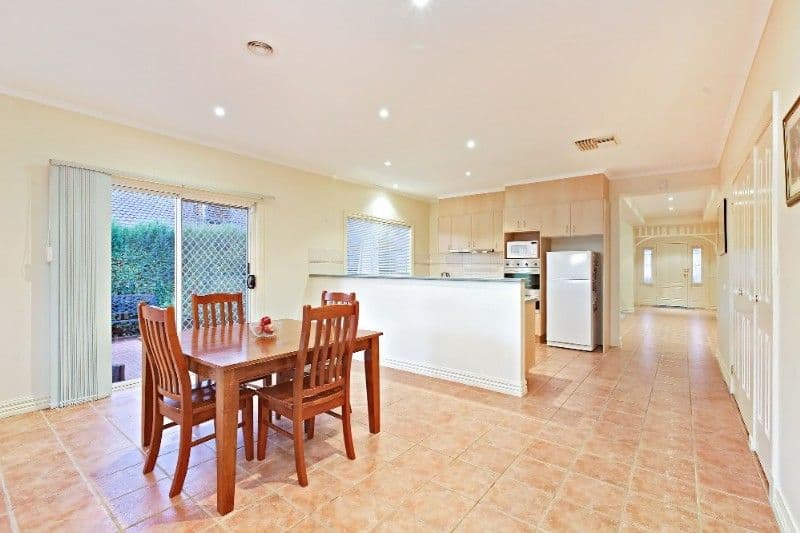 11 Joseph Court, WANTIRNA SOUTH VIC 3152, Wantirna South - Thumbnail 2