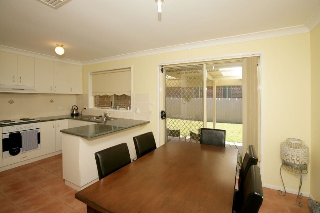 17 Nunkeri Street, GLENFIELD PARK NSW 2650, Glenfield Park - Thumbnail 3