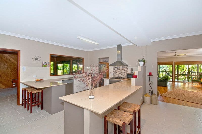 592 Tallebudgera Creek Road, TALLEBUDGERA VALLEY QLD 4228, Tallebudgera Valley - Thumbnail 3