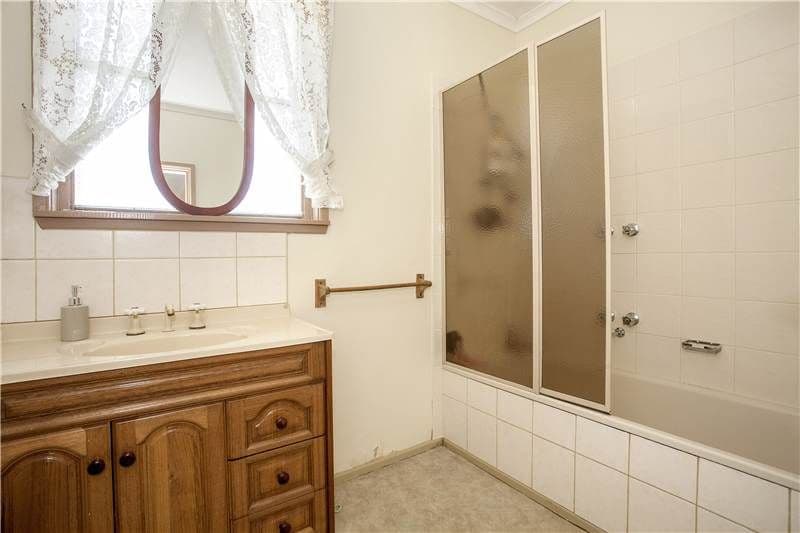 35 Vermont Avenue, CORIO VIC 3214, Corio - Thumbnail 5