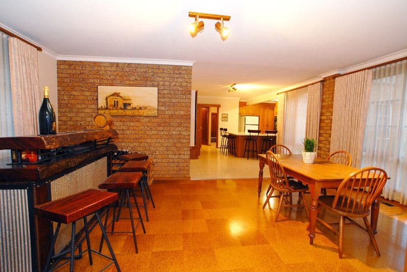 57  Torwood Avenue, GLEN WAVERLEY VIC 3150, Glen Waverley - Thumbnail 2