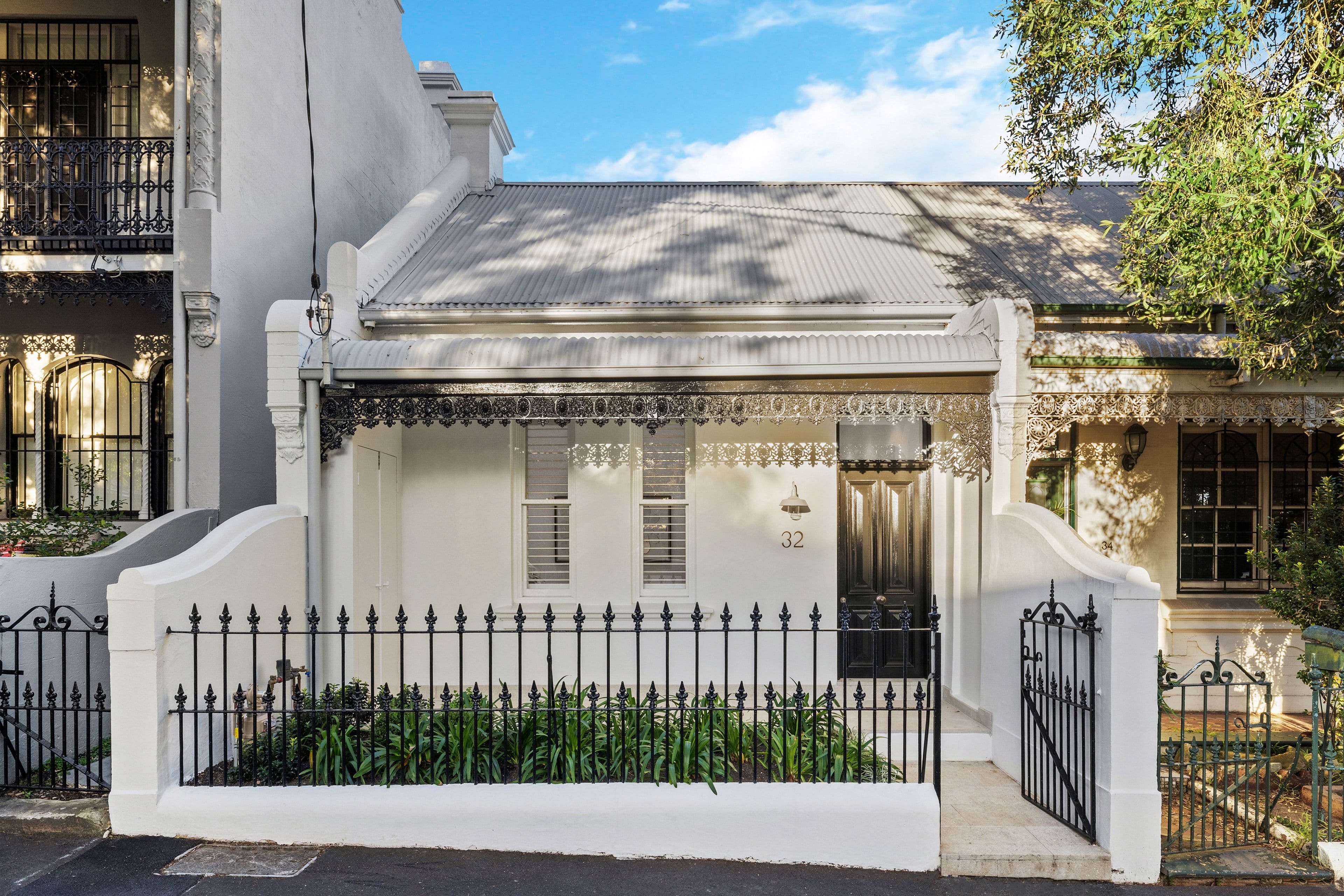 11 Jowett Rise, Officer - Image 1