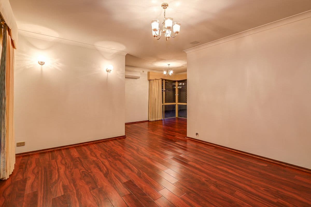 32 Christowe Drive, Swan View WA 6056, Swan View - Thumbnail 2