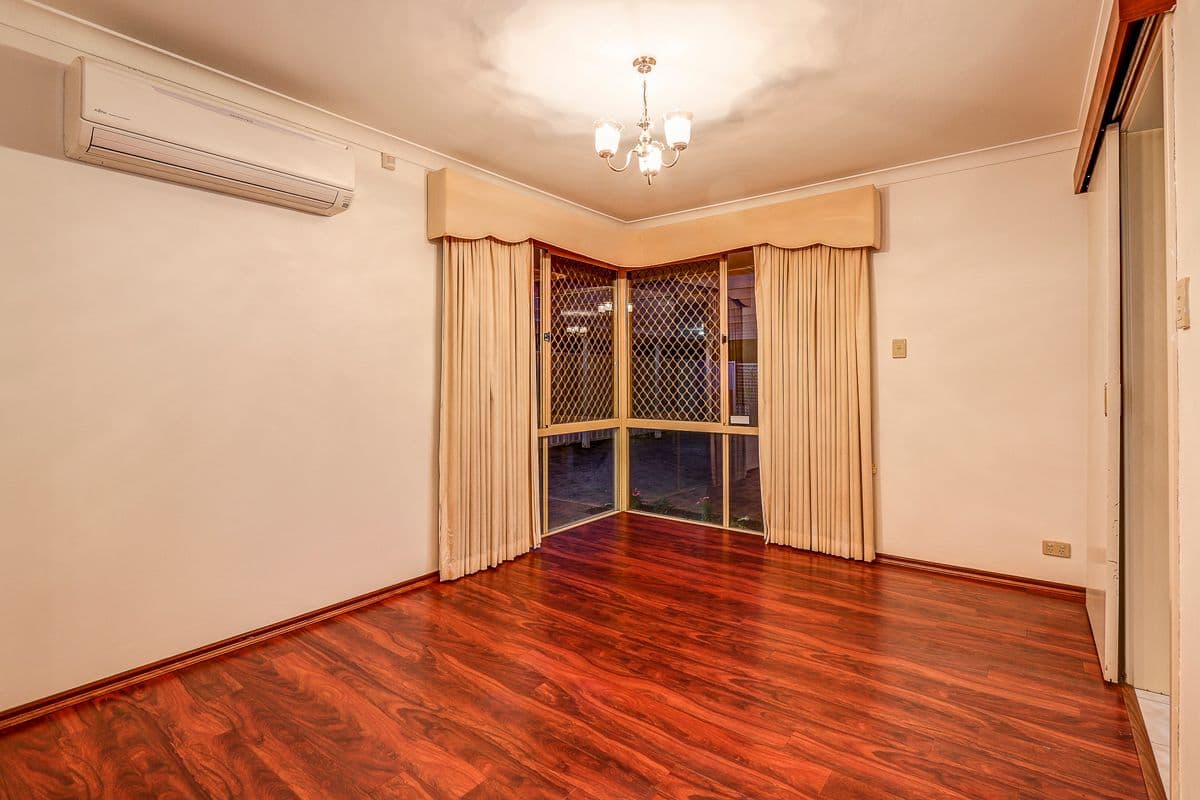 32 Christowe Drive, Swan View WA 6056, Swan View - Thumbnail 3