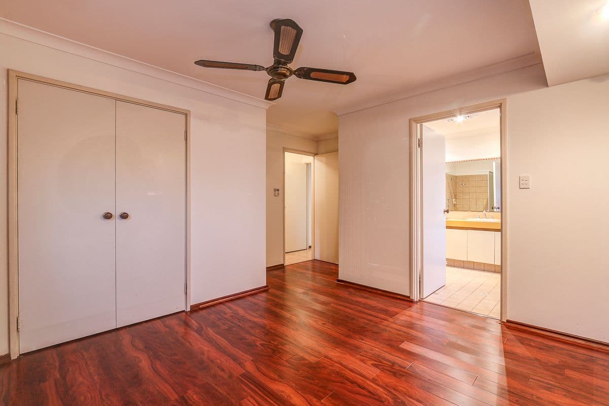 32 Christowe Drive, Swan View WA 6056, Swan View - Thumbnail 6