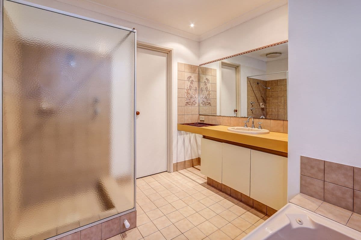 32 Christowe Drive, Swan View WA 6056, Swan View - Thumbnail 7