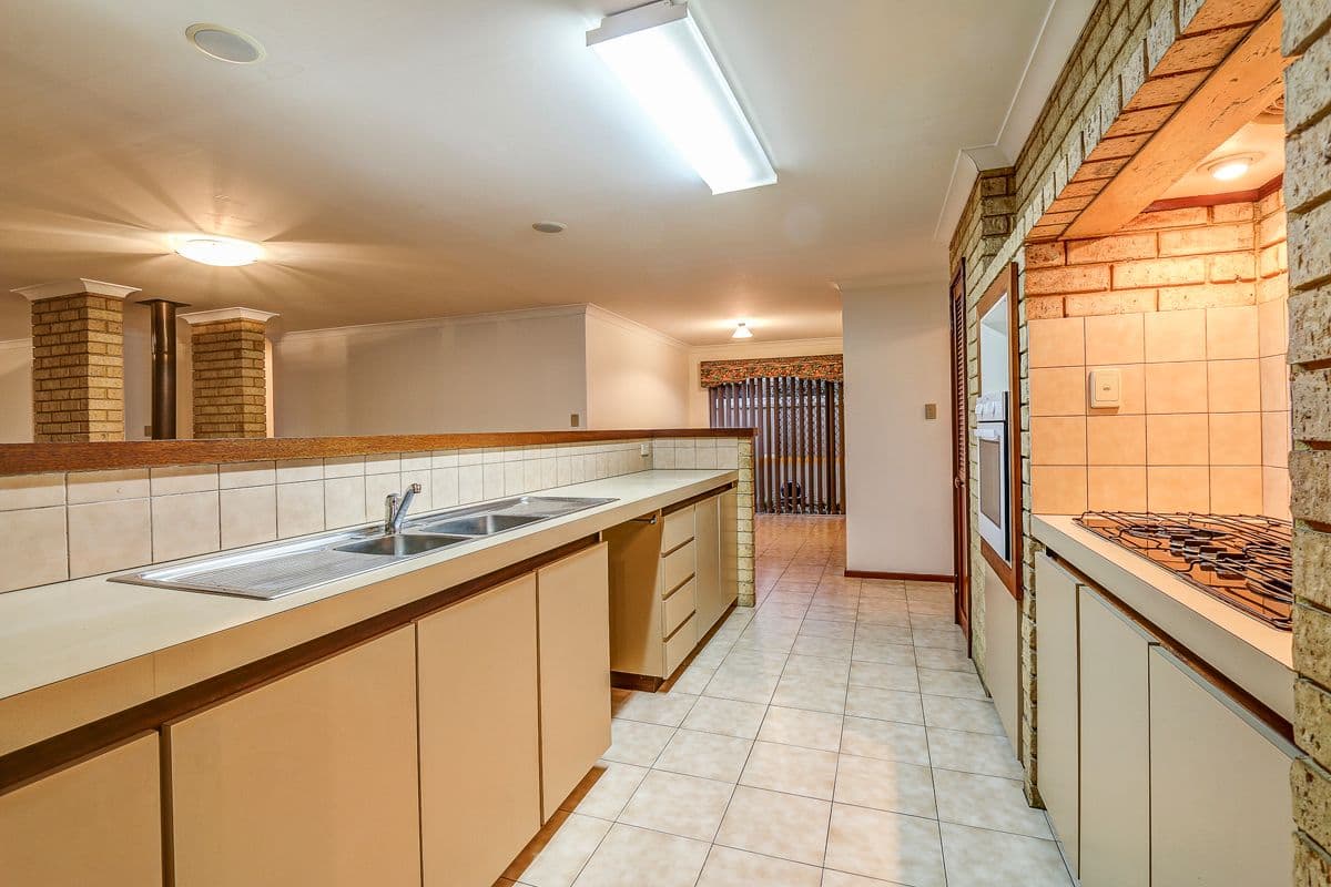 32 Christowe Drive, Swan View WA 6056, Swan View - Thumbnail 8
