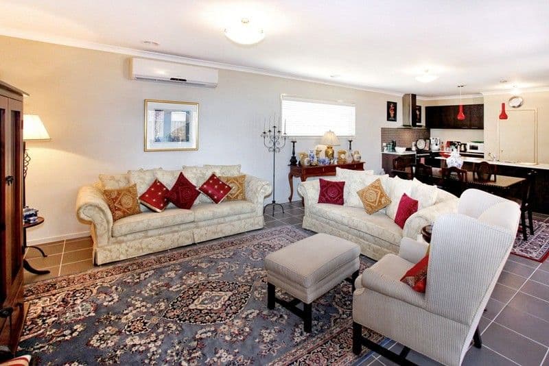 18 Dunlin Crescent, WILLIAMS LANDING VIC 3027, Williams Landing - Thumbnail 3