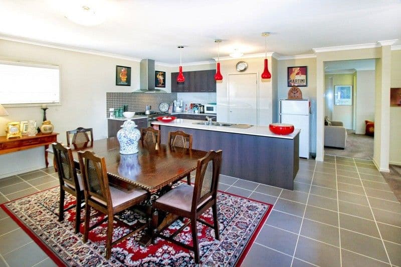 18 Dunlin Crescent, WILLIAMS LANDING VIC 3027, Williams Landing - Thumbnail 4