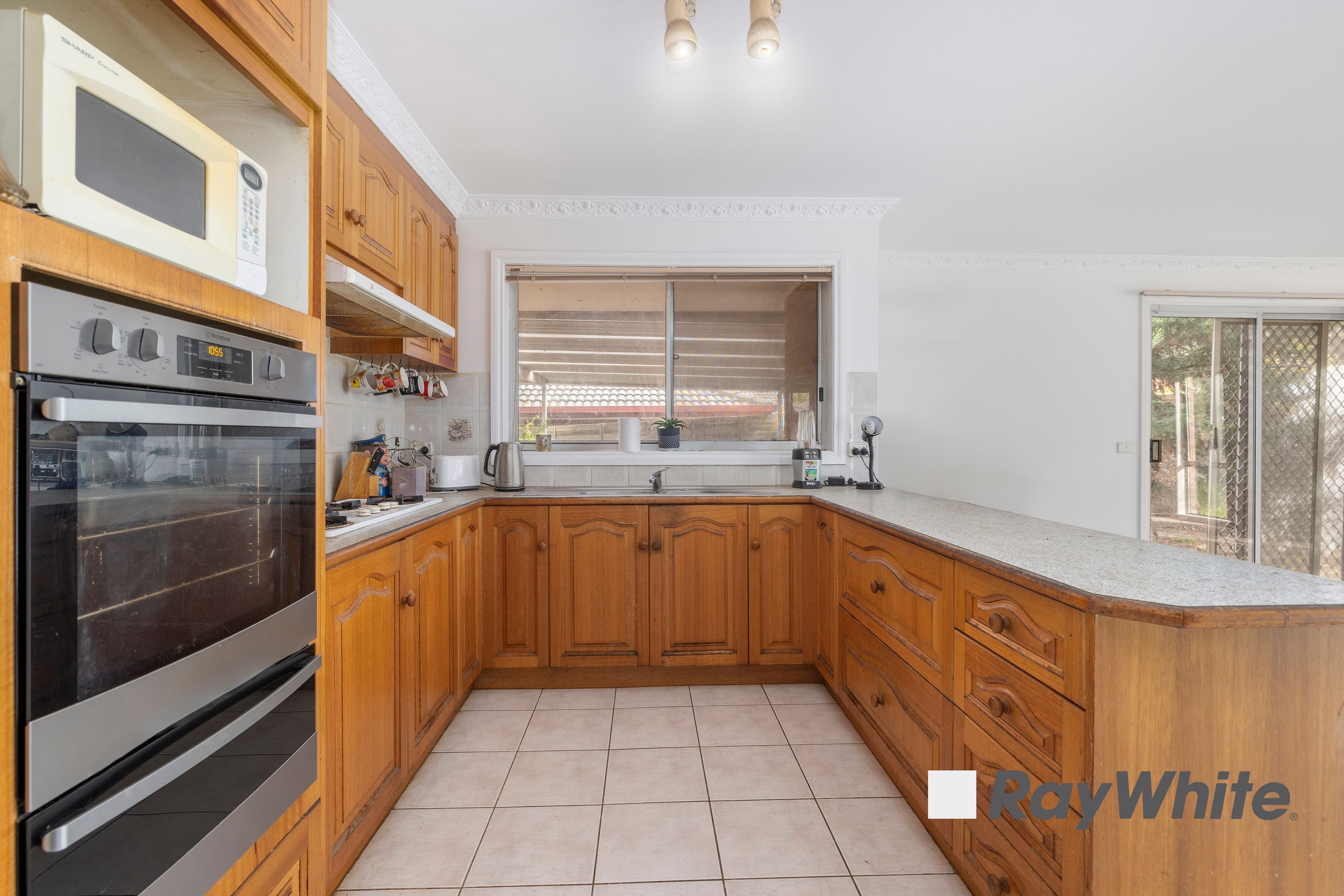 88 Lake View Drive, Narre Warren South VIC 3805, Narre Warren South - Thumbnail 2