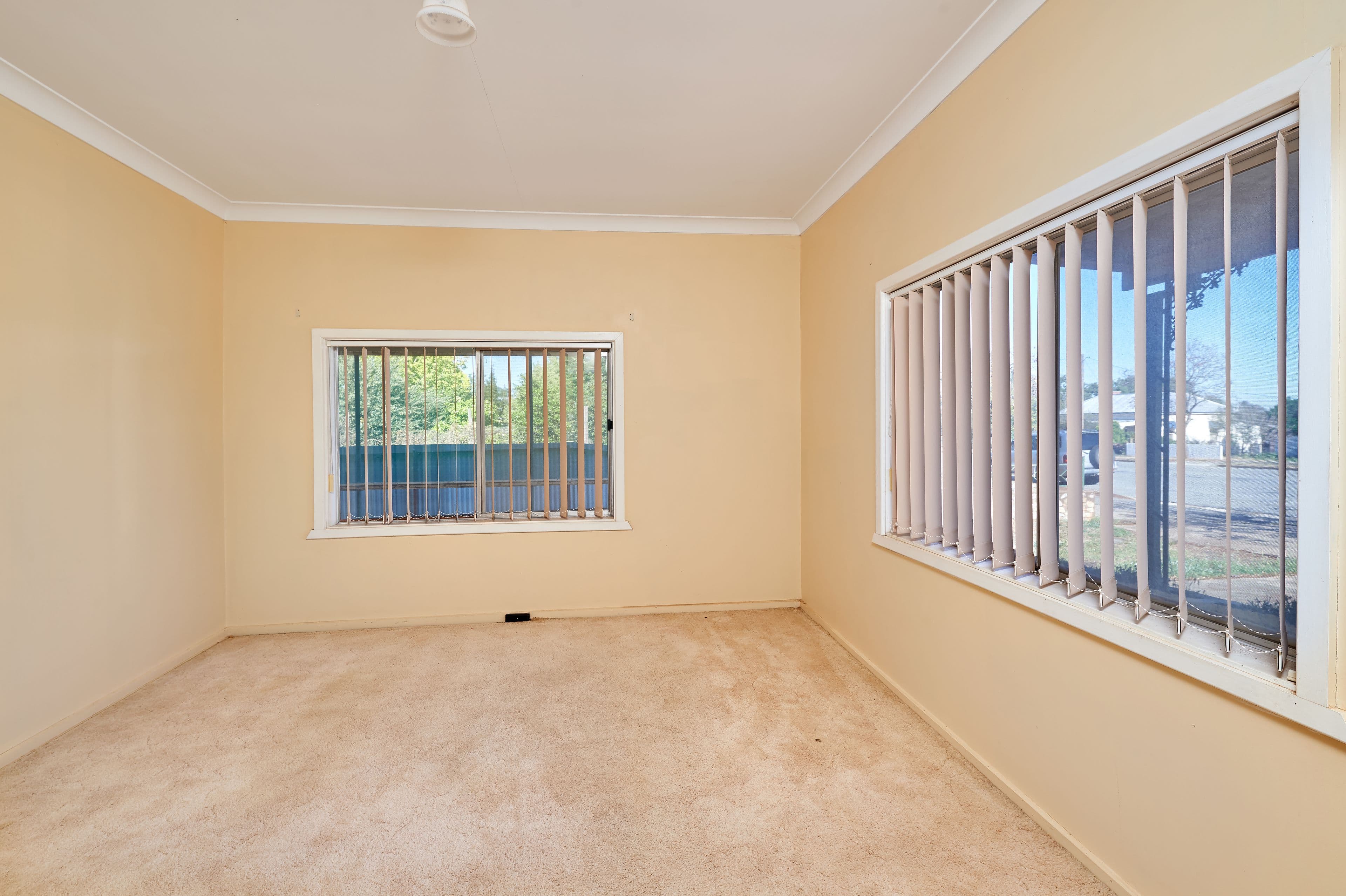 25 Loughnan Street, Coolamon - Thumbnail 4