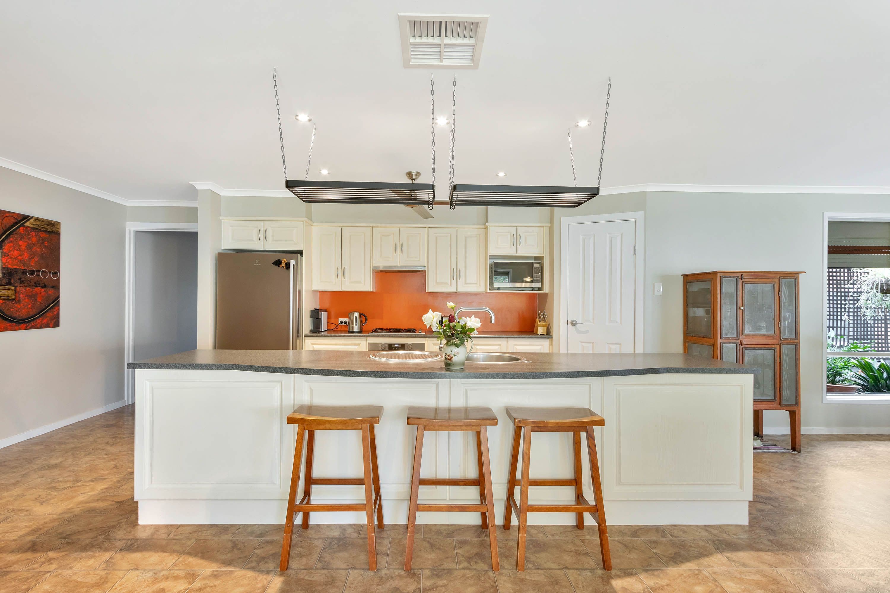 24 Pinot Crescent, Nuriootpa SA 5355, Nuriootpa - Thumbnail 2