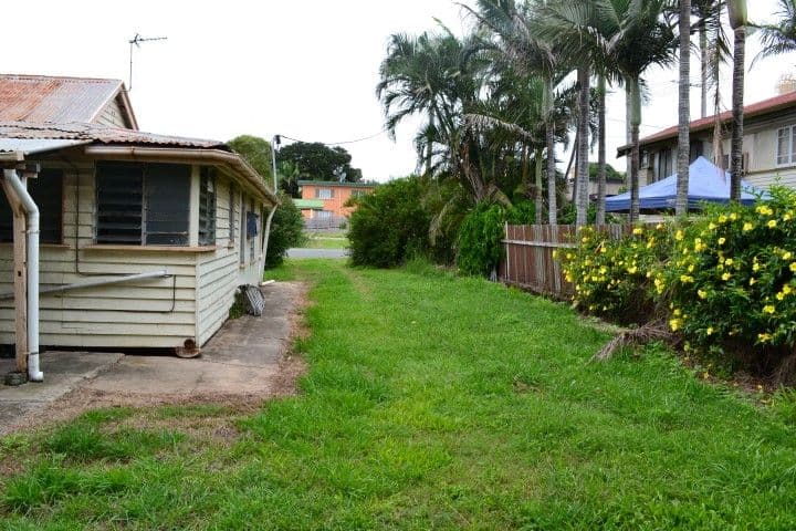 19 Glenlyon Street, GLADSTONE CENTRAL QLD 4680, Gladstone Central - Thumbnail 4