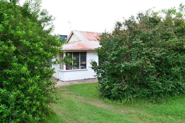 19 Glenlyon Street, GLADSTONE CENTRAL QLD 4680, Gladstone Central - Thumbnail 5