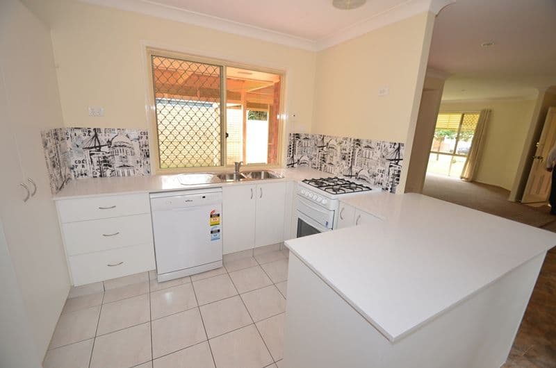 27 Jamieson Drive, PARKWOOD QLD 4214, Parkwood - Thumbnail 4