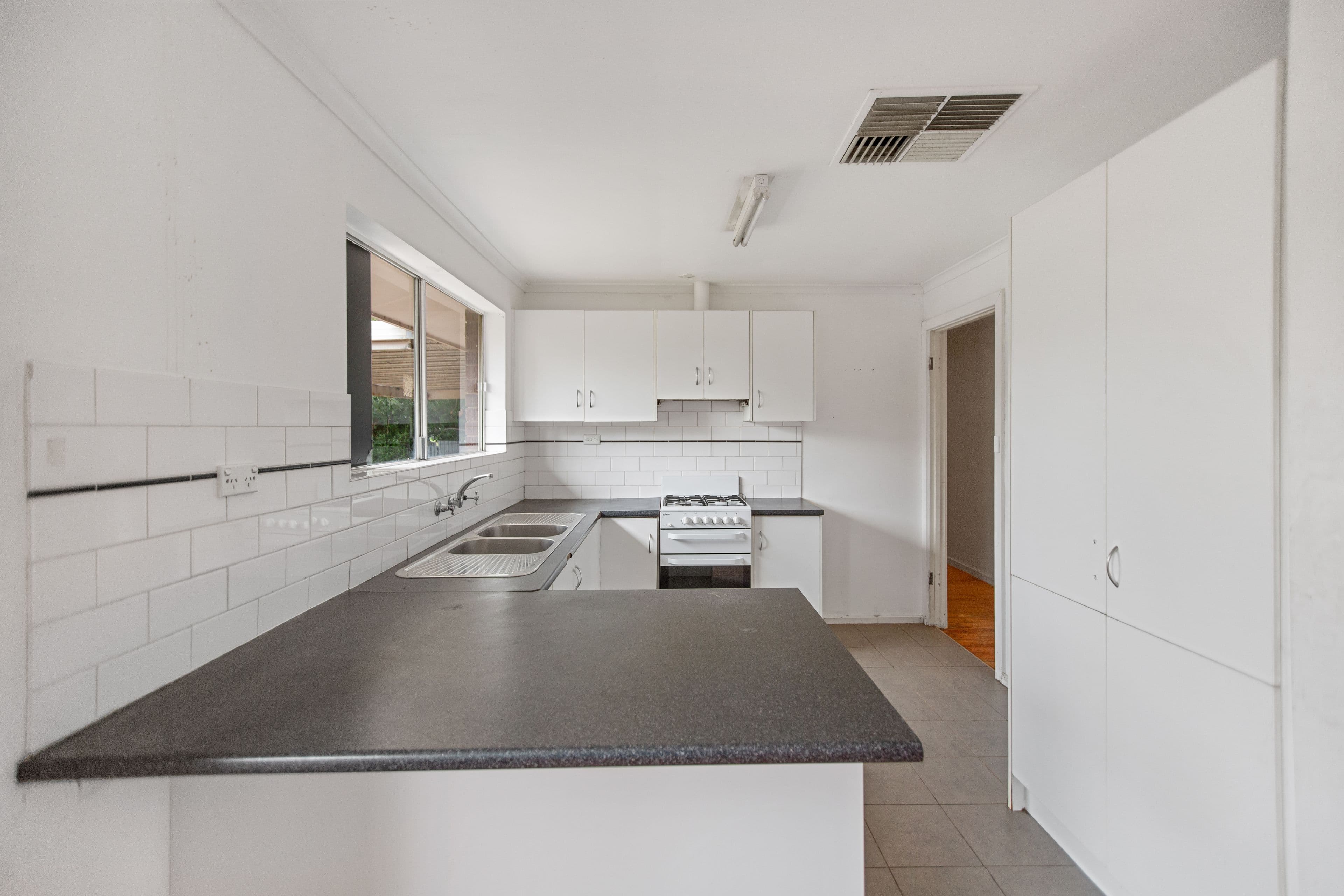 10 Maughan Avenue, Redwood Park SA 5097, Redwood Park - Thumbnail 2