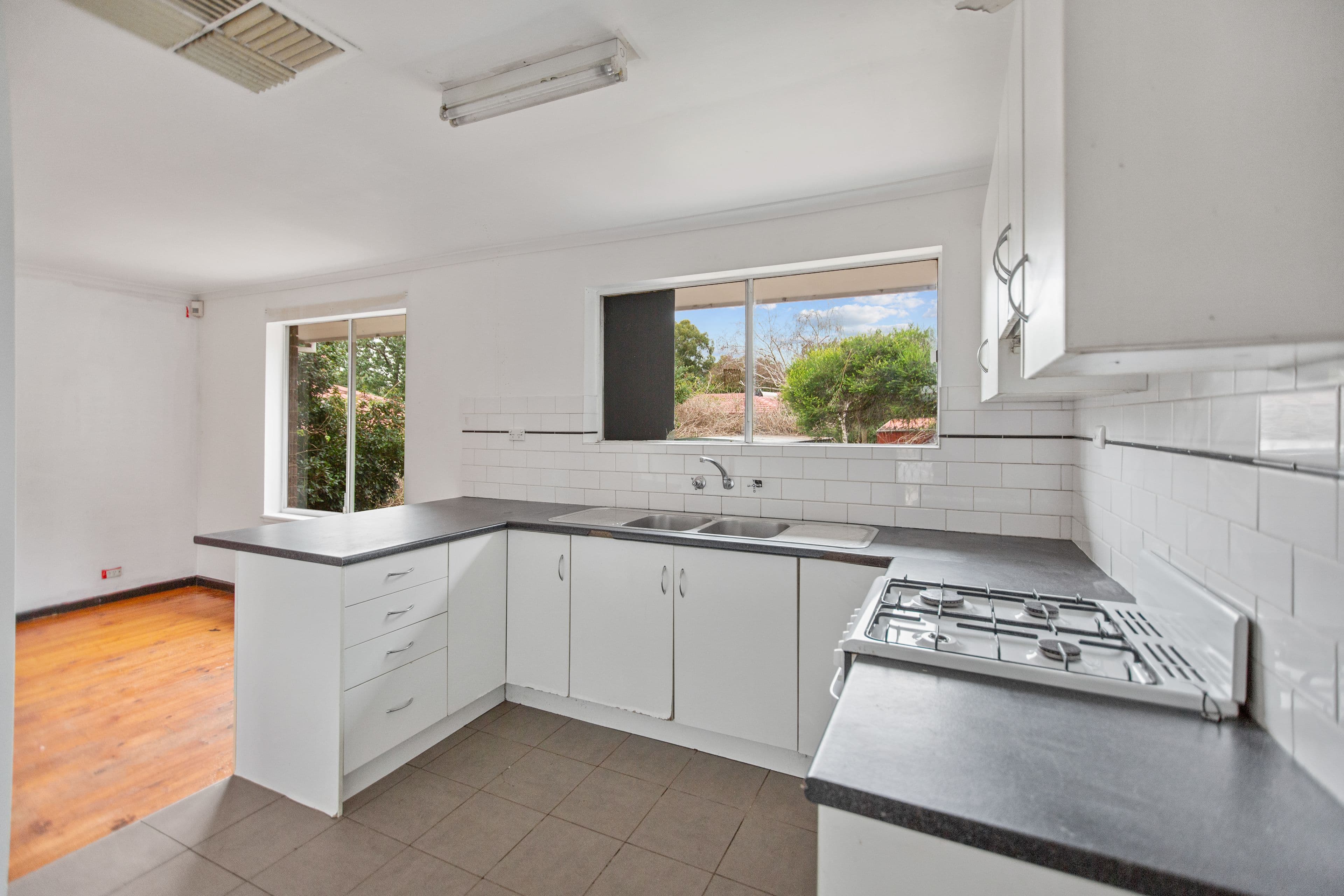 10 Maughan Avenue, Redwood Park SA 5097, Redwood Park - Thumbnail 3