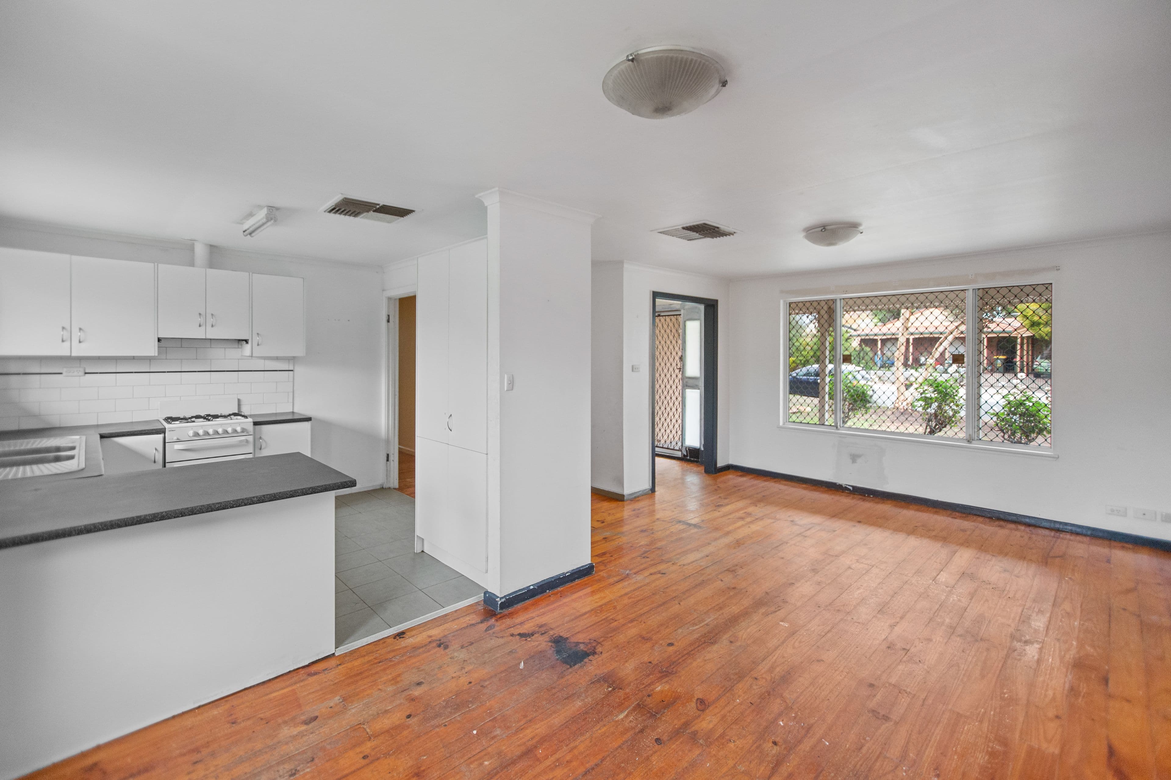 10 Maughan Avenue, Redwood Park SA 5097, Redwood Park - Thumbnail 4