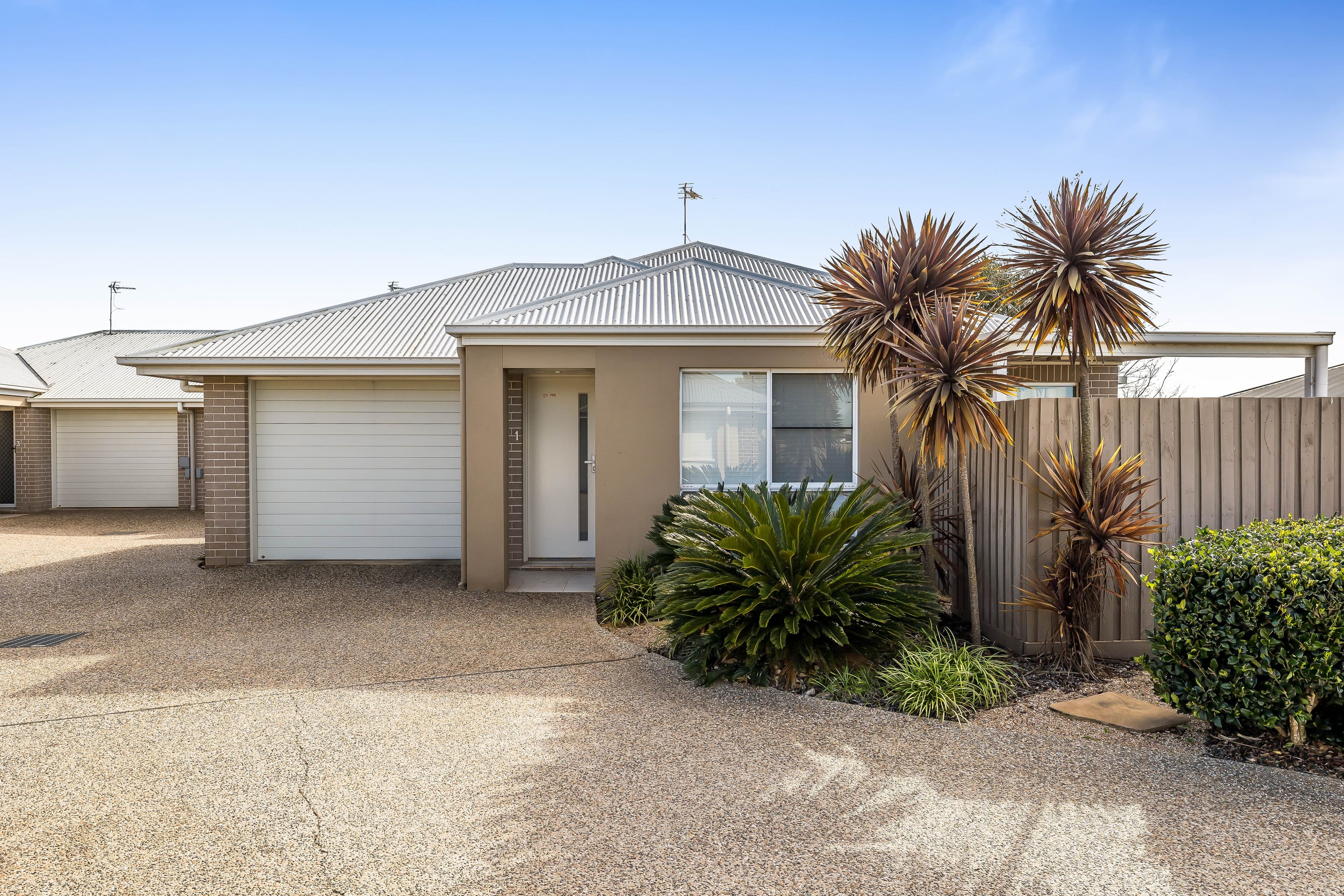 15 Brinley Place, Sinnamon Park QLD 4073, Sinnamon Park - Image 1