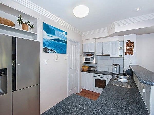 5 Hillcrest Avenue, Tugun QLD 4224, Tugun - Thumbnail 4