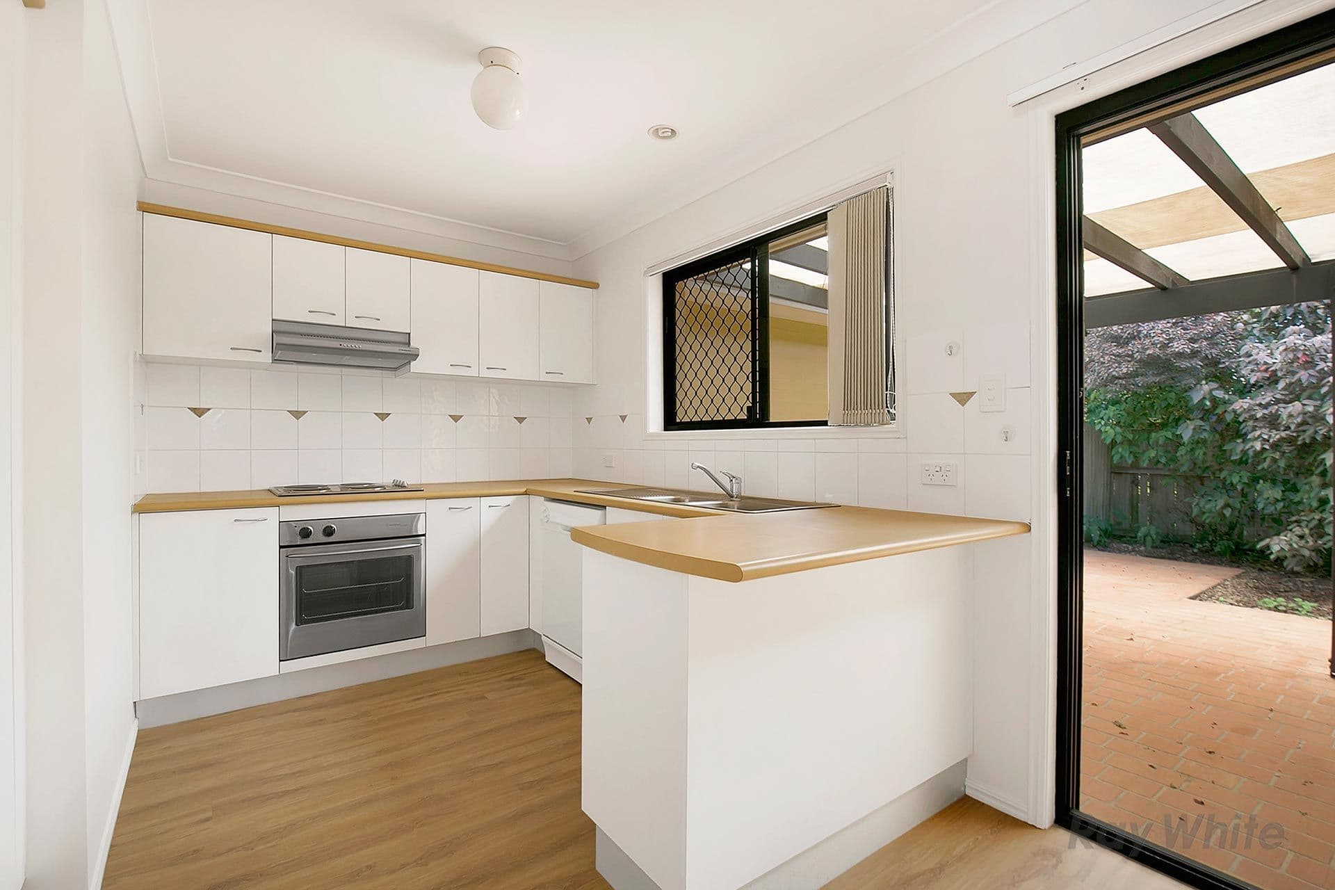 18 Pumice Street, Eight Mile Plains QLD 4113, Eight Mile Plains - Thumbnail 2